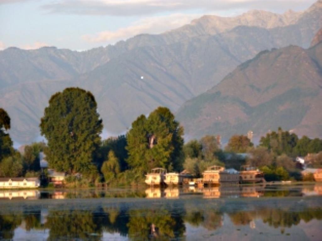 Hotel Fantasia Houseboats Srīnagar Exteriér fotografie